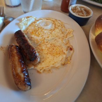 Elmer’s Restaurant - Eggs and chicken apple sausage - Diners Near Me - Palm Springs, California Elmer’s Restaurant - Eggs and chicken apple sausage - Diners Near Me - Palm Springs, California