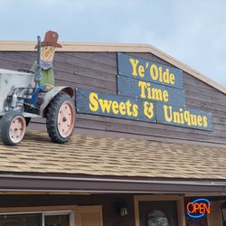 Ye' Olde Times Sweets & Uniques - Welcome to Ye' Olde Time Sweets and Uniques! Look for the tractor on the roof!!!
