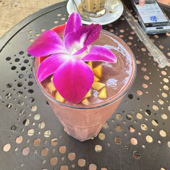 Urth Caffé-Pasadena - Cafes Near Me - Pasadena, California