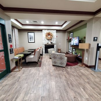 Hampton Inn Murphy - Entry - Hotels Near Me - Murphy, North Carolina
