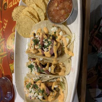 Cheeseburger In Paradise - Fish tacos - Burgers Near Me - Honolulu, Hawaii