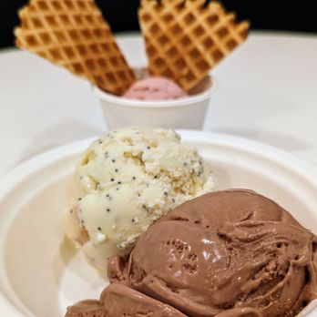 Big Spoon Creamery - Lemon poppyseed pound cake and valrhona chocolate with Alabama Strawberry in the background - Ice Cream & Frozen Yogurt Near Me - Birmingham, Alabama Big Spoon Creamery - Lemon poppyseed pound cake and valrhona chocolate with Alabama Strawberry in the background - Ice Cream & Frozen Yogurt Near Me - Birmingham, Alabama