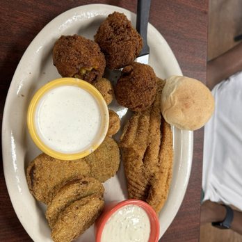 Compadres Texas Cafe - Tex-Mex Near Me - OakRidge North, Texas