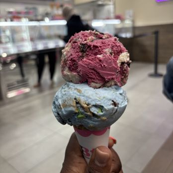 Baskin Robbins - Ice Cream & Frozen Yogurt Near Me - Toronto, Ontario Baskin Robbins - Ice Cream & Frozen Yogurt Near Me - Toronto, Ontario