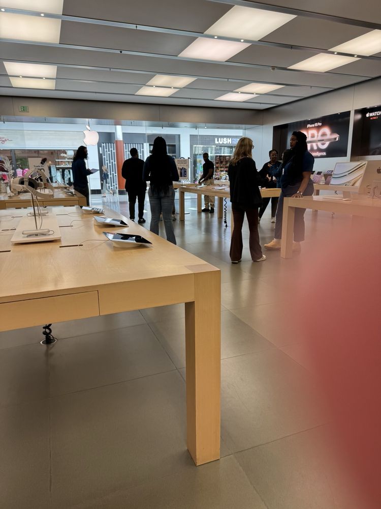 APPLE TOWSON TOWN CENTER Updated July 2025 27 Photos & 215 Reviews