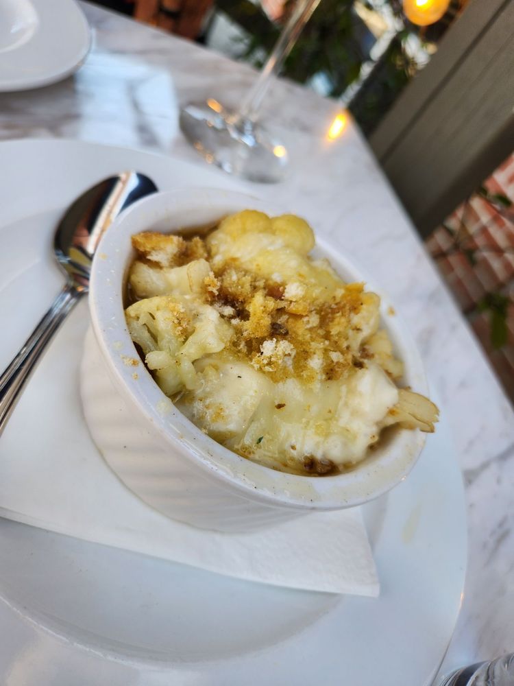 Eliza Restaurant & Bar