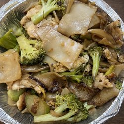 Thai Medallion - Pad se ew chicken - good