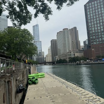Urban Kayaks Riverwalk - Rafting/Kayaking Near Me - Chicago, Illinois
