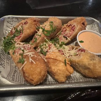 The Pub - 3 Pieces Reuben Eggrolls - Irish Pub Near Me - Austin, Texas