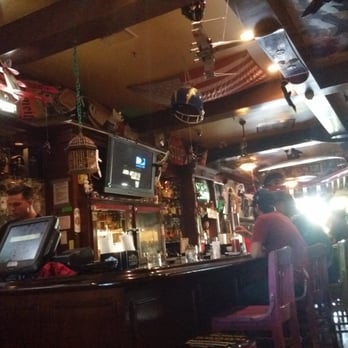 Junkyard Cafe - This is the best place to watch the game, NOT. LOL. - American Near Me - Simi Valley, California