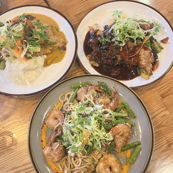 Martiniz Fresko Kitchen - 4/18/25 chicken Marsala (top right) very delicious - American Near Me - Norco, California