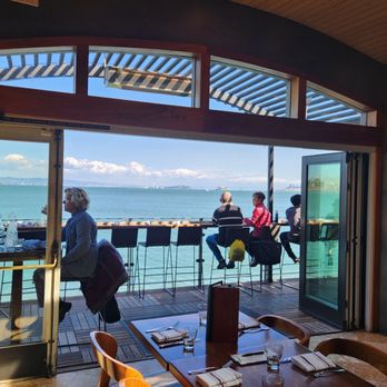 Barrel House Tavern - Out front for dining by the water - New American Near Me - Sausalito, California Barrel House Tavern - Out front for dining by the water - New American Near Me - Sausalito, California
