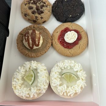 Crumbl - Miami Gardens - Bakeries Near Me - Hialeah, Florida Crumbl - Miami Gardens - Bakeries Near Me - Hialeah, Florida