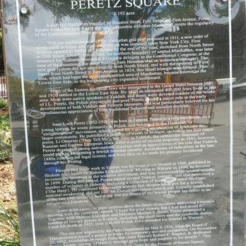 Peretz Square - Parks Near Me - New York, New York