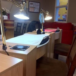 Regal Nails - Manicure Table