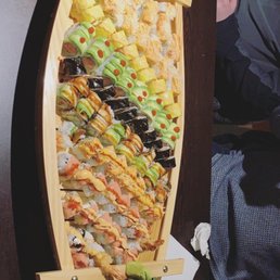 Milwaukee roll, spicy girl maki, philly roll, dynamite roll, fashion roll, amazing roll, California roll, rainbow roll, rock and roll Milwaukee roll, spicy girl maki, philly roll, dynamite roll, fashion roll, amazing roll, California roll, rainbow roll, rock and roll