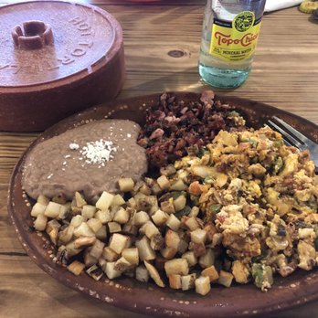Casa Jacaranda - Cocina Mexicana Mansfield TX - Huevos a la Mexicana + bacon - Mexican Near Me - Mansfield, Texas