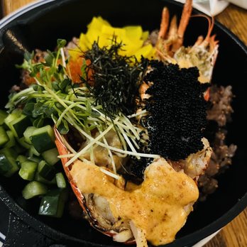 O'Kims - Lobster bibimbap ロブスタービビンバ:トビコ、ダイス状の胡瓜、たくあんの食感が良い ロブスターには濃厚なソースがかかっていて美味しかった〜 - Korean Near Me - Honolulu, Hawaii O'Kims - Lobster bibimbap ロブスタービビンバ:トビコ、ダイス状の胡瓜、たくあんの食感が良い ロブスターには濃厚なソースがかかっていて美味しかった〜 - Korean Near Me - Honolulu, Hawaii