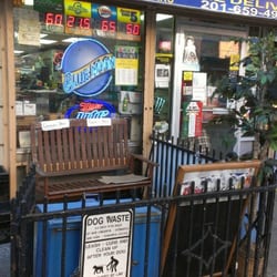 Caporrino's News & Liquors