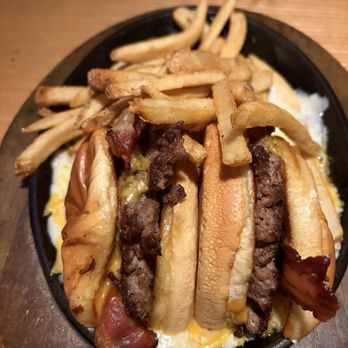 Applebee's Grill + Bar - Smash Classic Burger - American Near Me - Gilroy, California Applebee's Grill + Bar - Smash Classic Burger - American Near Me - Gilroy, California