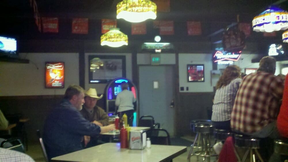 BLUE ROOM Updated October 2024 105 S 4th St, Edina, Missouri