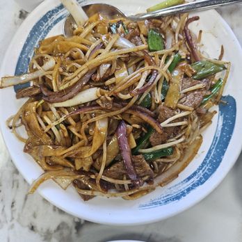 Yang's Kitchen - Beef chow fun - Szechuan Near Me - Newcastle, Washington Yang's Kitchen - Beef chow fun - Szechuan Near Me - Newcastle, Washington