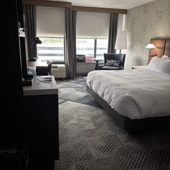 DoubleTree by Hilton Dayton Fairborn - King room - Hotels Near Me - Fairborn, Ohio