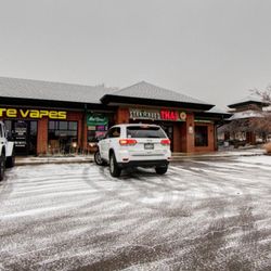 Star Buds Louisville - Star Buds Louisville Cannabis Shop Entrance and Parking Lot