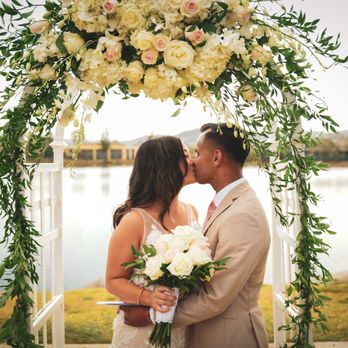Christine's Floral Designs - Florists Near Me - Santee, California