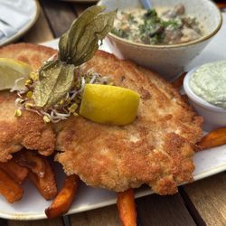 fabelhaft - Schnitzel mit Süßkartoffeln und Champignons, Rahmsoße