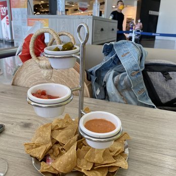 Corona - Chips and salsa - Sports Bars Near Me - San José del Cabo, BCS Corona - Chips and salsa - Sports Bars Near Me - San José del Cabo, BCS