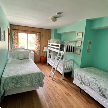 8 Royal Hands - All blankets and sheets wash and beds made - Home Cleaning Near Me 8 Royal Hands - All blankets and sheets wash and beds made - Home Cleaning Near Me