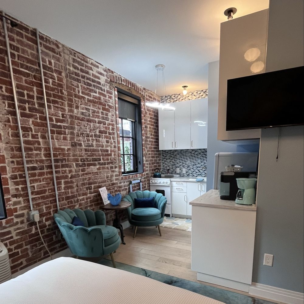 The Acoma House - Room 104 kitchen - Vacation Rentals Near Me - Denver, Colorado The Acoma House - Room 104 kitchen - Vacation Rentals Near Me - Denver, Colorado