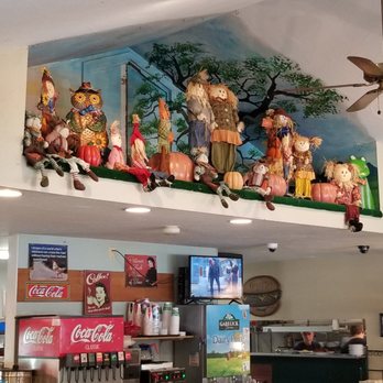 The Circle Restaurant - Interior Decorations - New American Near Me - Epsom, New Hampshire