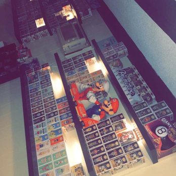 Hot Topic - Men's Clothing Near Me - Arcadia, California