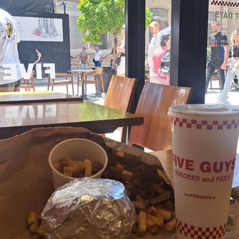 Five Guys - Five guys at Sagrada familia - Burgers Near Me - Barcelona, B