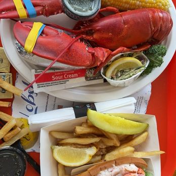 Lucky Catch Cruises - Lunch with our freshly caught lobster at Portland Lobster Co! - Boat Charters Near Me - Portland, Maine