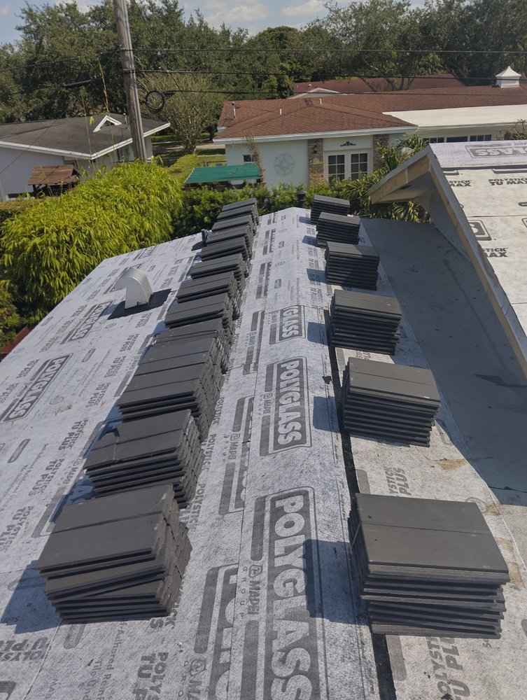 Slide of Luis Roofing Solution