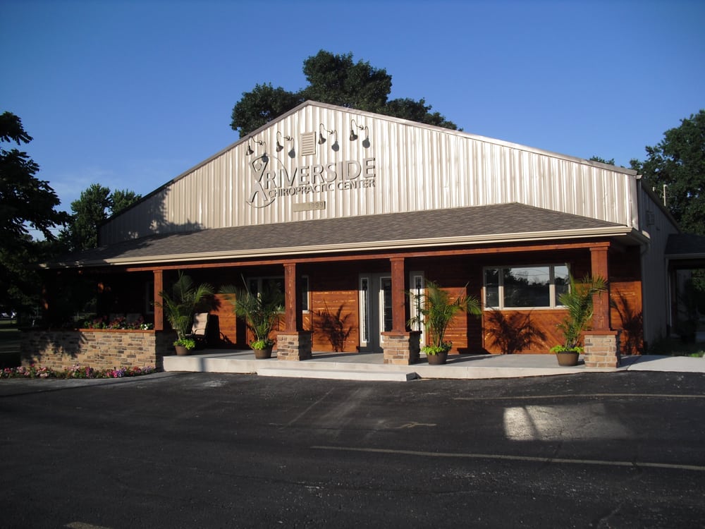 RIVERSIDE CHIROPRACTIC CENTER Updated June 2024 260 S Main St