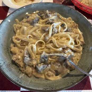 Rigatoni's Restaurant - Italian sausage fettucini - Italian Near Me - Castro Valley, California Rigatoni's Restaurant - Italian sausage fettucini - Italian Near Me - Castro Valley, California