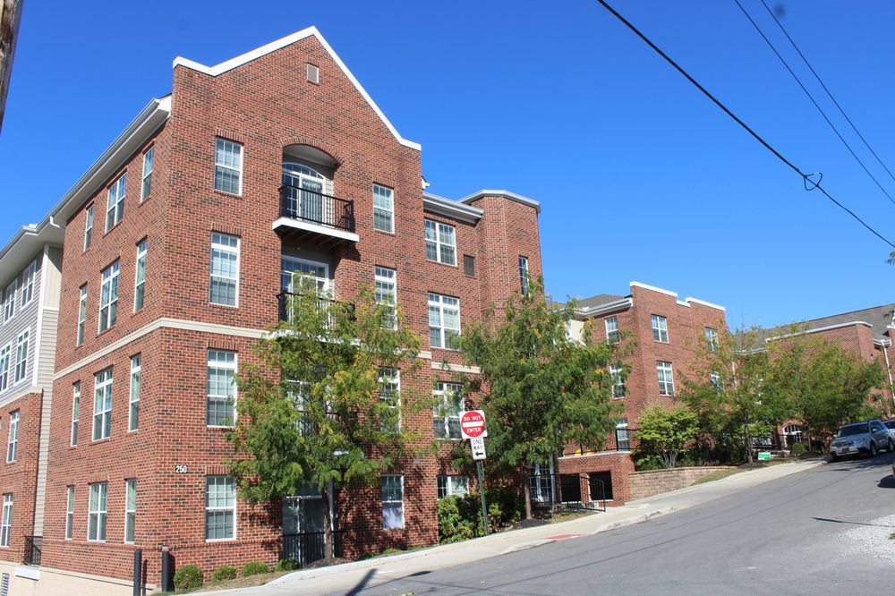 NORWICH FLATS Request Information 250 W Norwich Ave, Columbus, OH