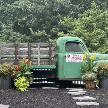 Tonn's Marketplace - Farms Near Me - Burlington, Connecticut Tonn's Marketplace - Farms Near Me - Burlington, Connecticut