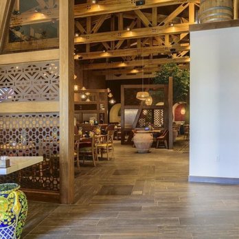 Olive Garden Italian Restaurant - Looking from the entrance. - Italian Near Me - Orlando, Florida