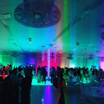 Beat Pros Entertainment - Uplighting makes any venue look amazing! - DJs Near Me Beat Pros Entertainment - Uplighting makes any venue look amazing! - DJs Near Me