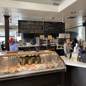 C'est Si Bon Bakery - Bakeries Near Me - Newport Beach, California