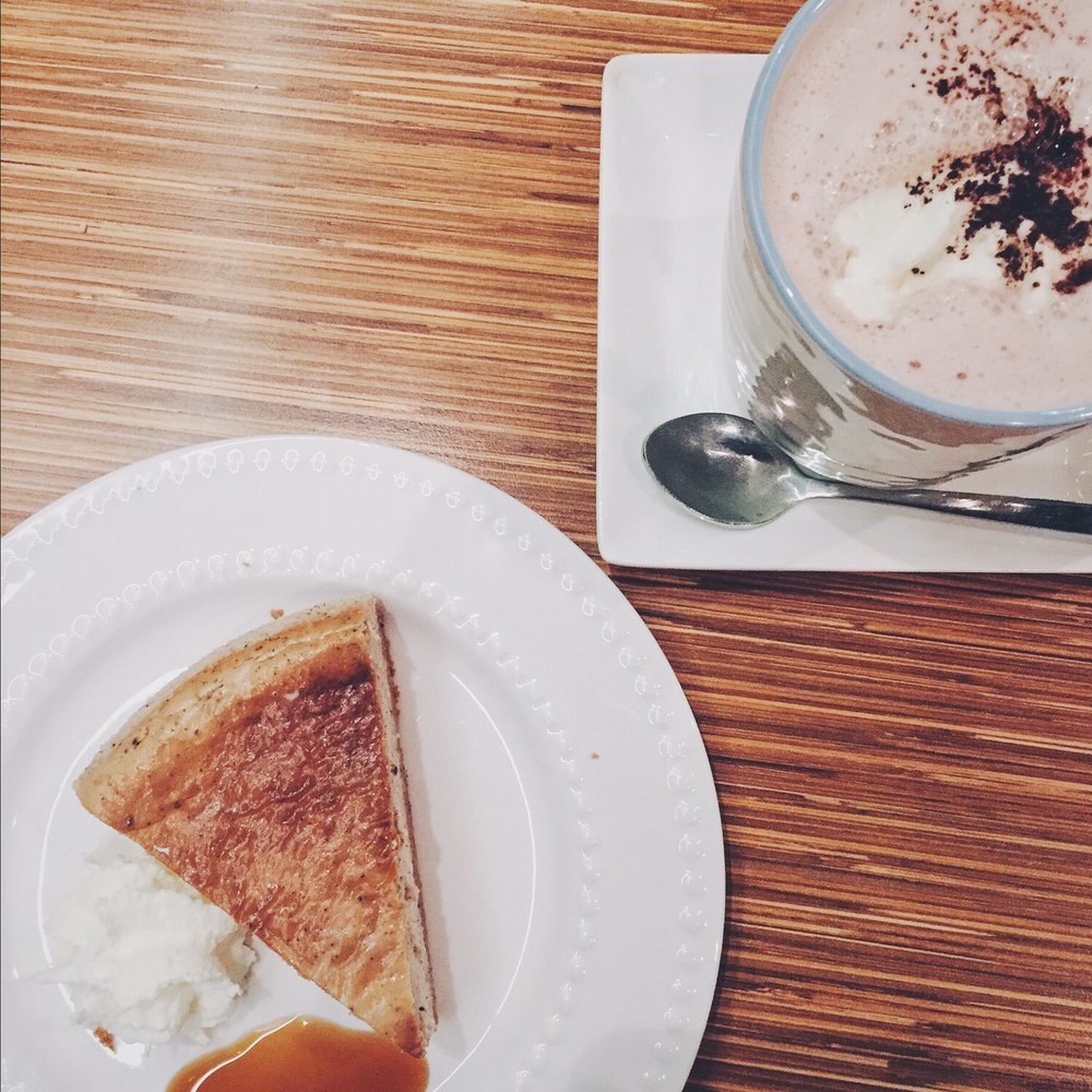 Earl grey cheesecake and hot mint choco Earl grey cheesecake and hot mint choco