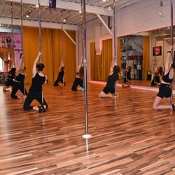 Tease Studio - Tease Studio all levels Pole classes.