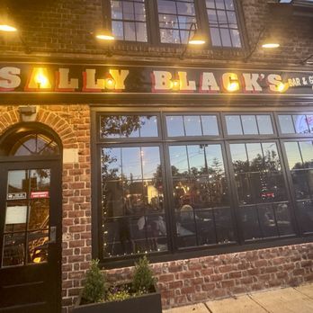 Sally Black’s Bar & Grill - Welcome to Sally Black's - Beer Bar Near Me - Williston Park, New York