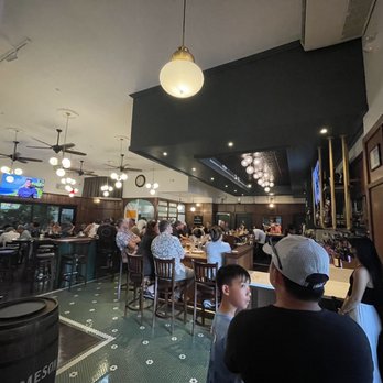 J. Dolan's - Restaurant pic - Pizza Near Me - Honolulu, Hawaii J. Dolan's - Restaurant pic - Pizza Near Me - Honolulu, Hawaii