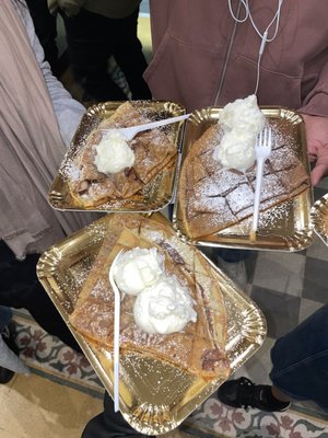 LE COLONNE GELATI & CREPES FAMOSE® by null